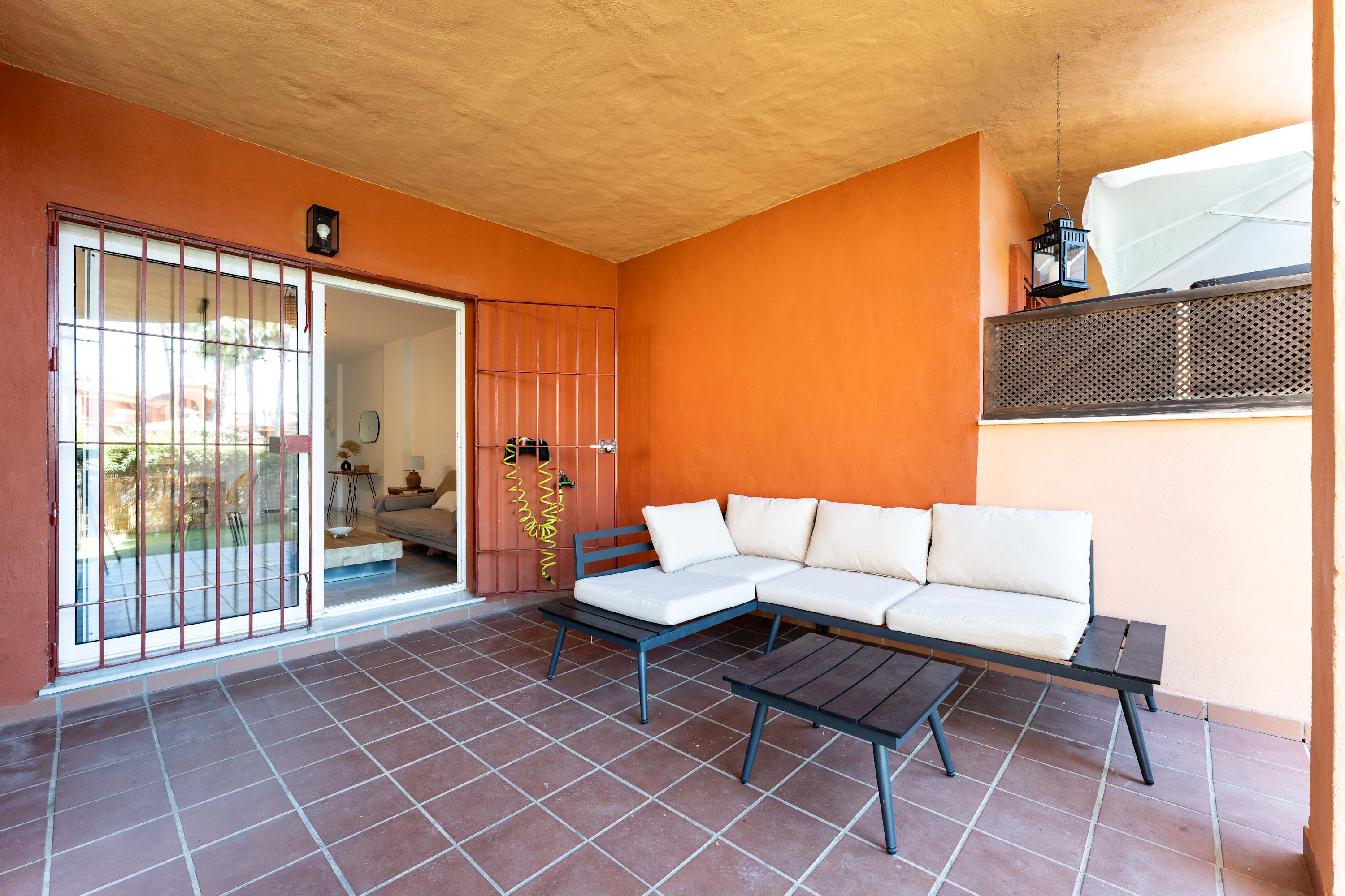 Ground floor flat with direct access to the pool!