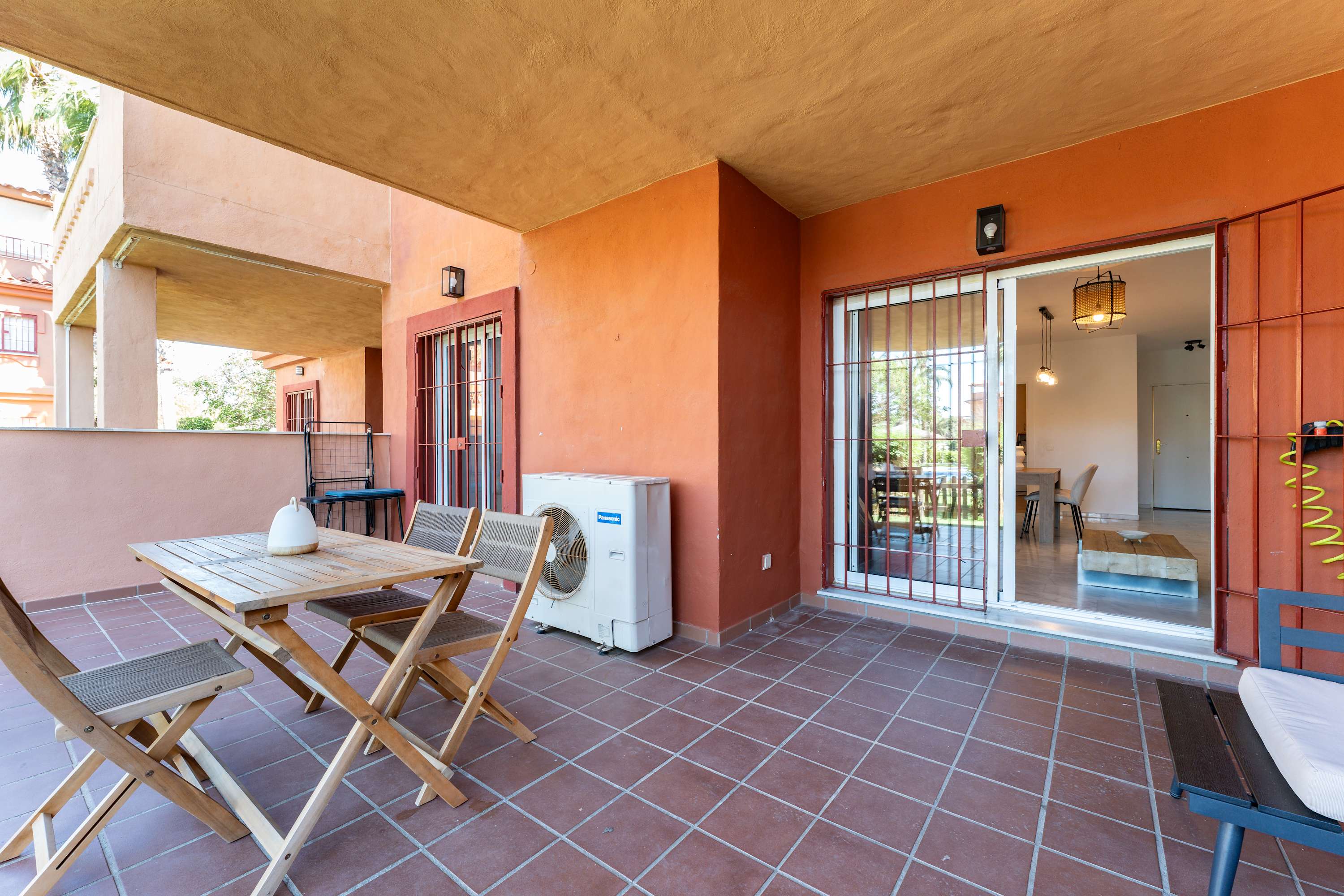 Ground floor flat with direct access to the pool!