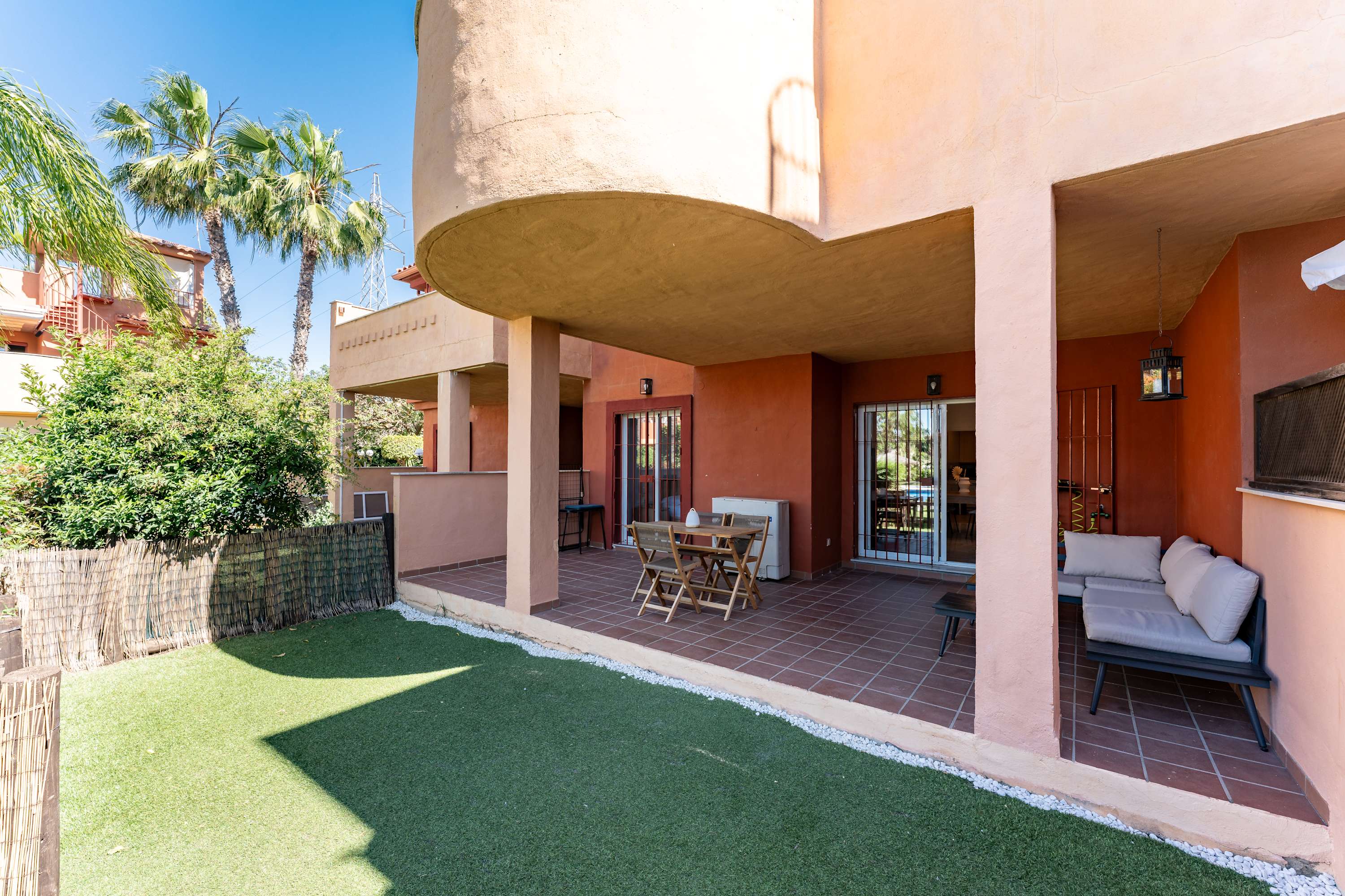 Ground floor flat with direct access to the pool!