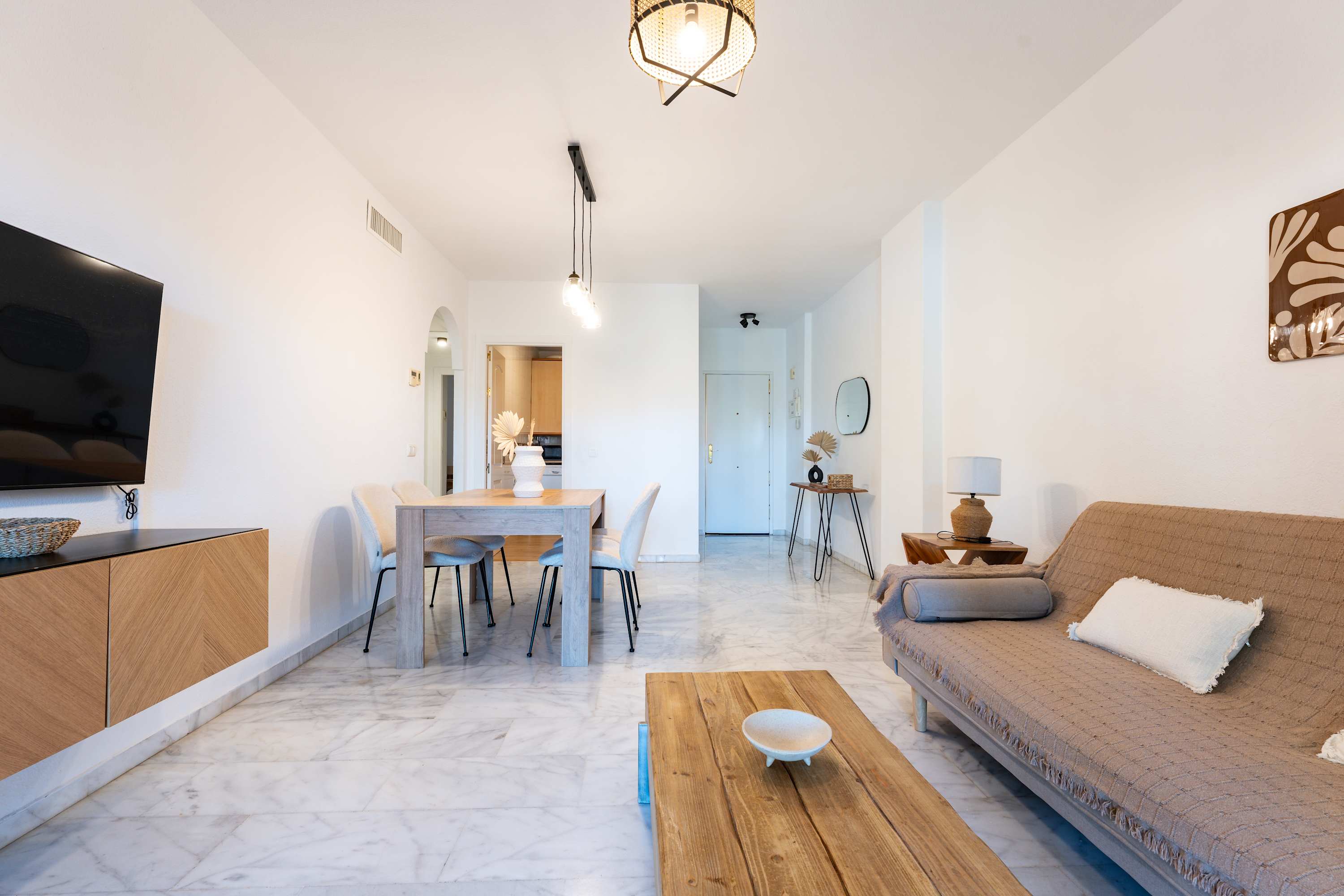 Ground floor flat with direct access to the pool!