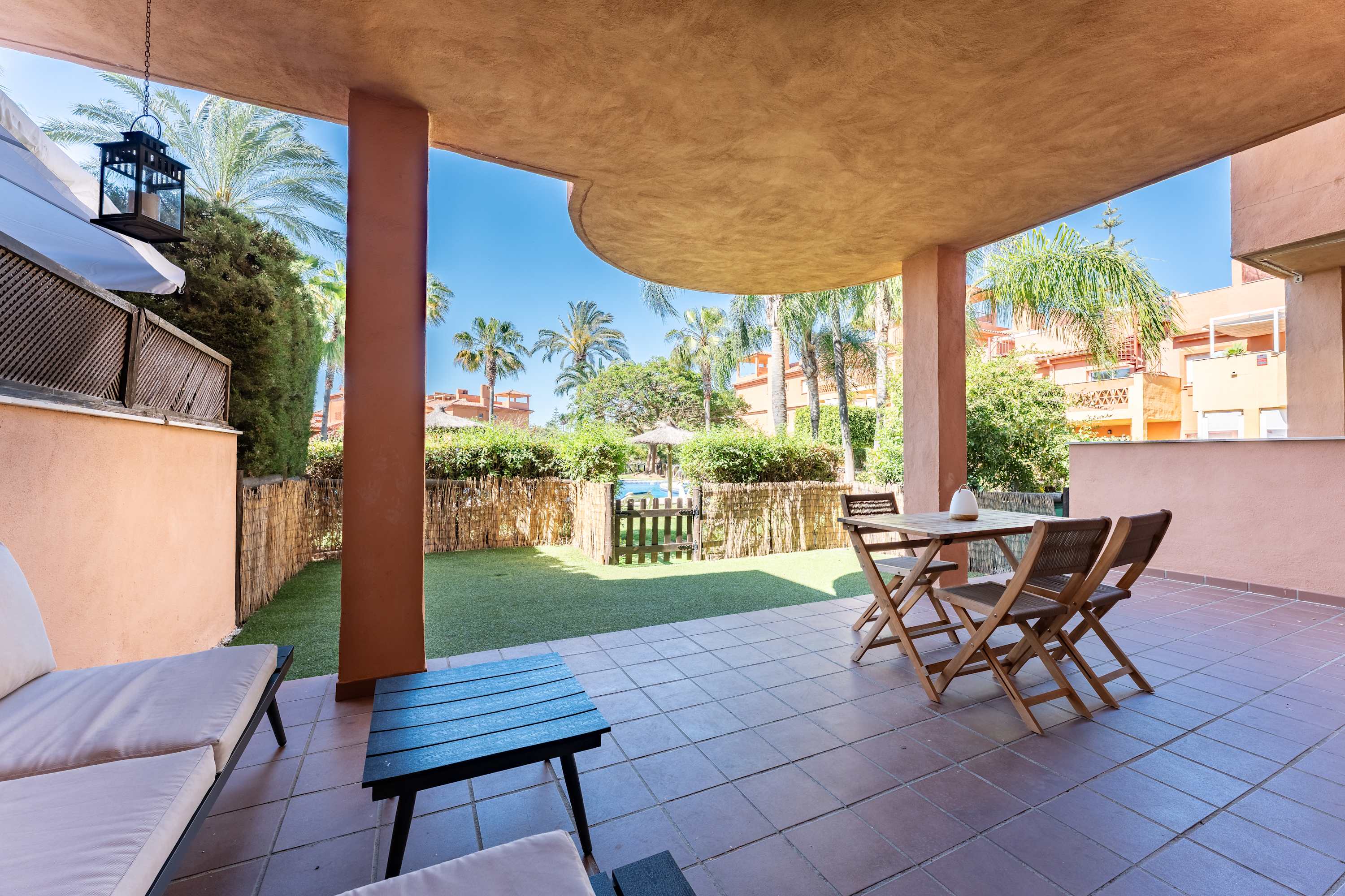 Ground floor flat with direct access to the pool!