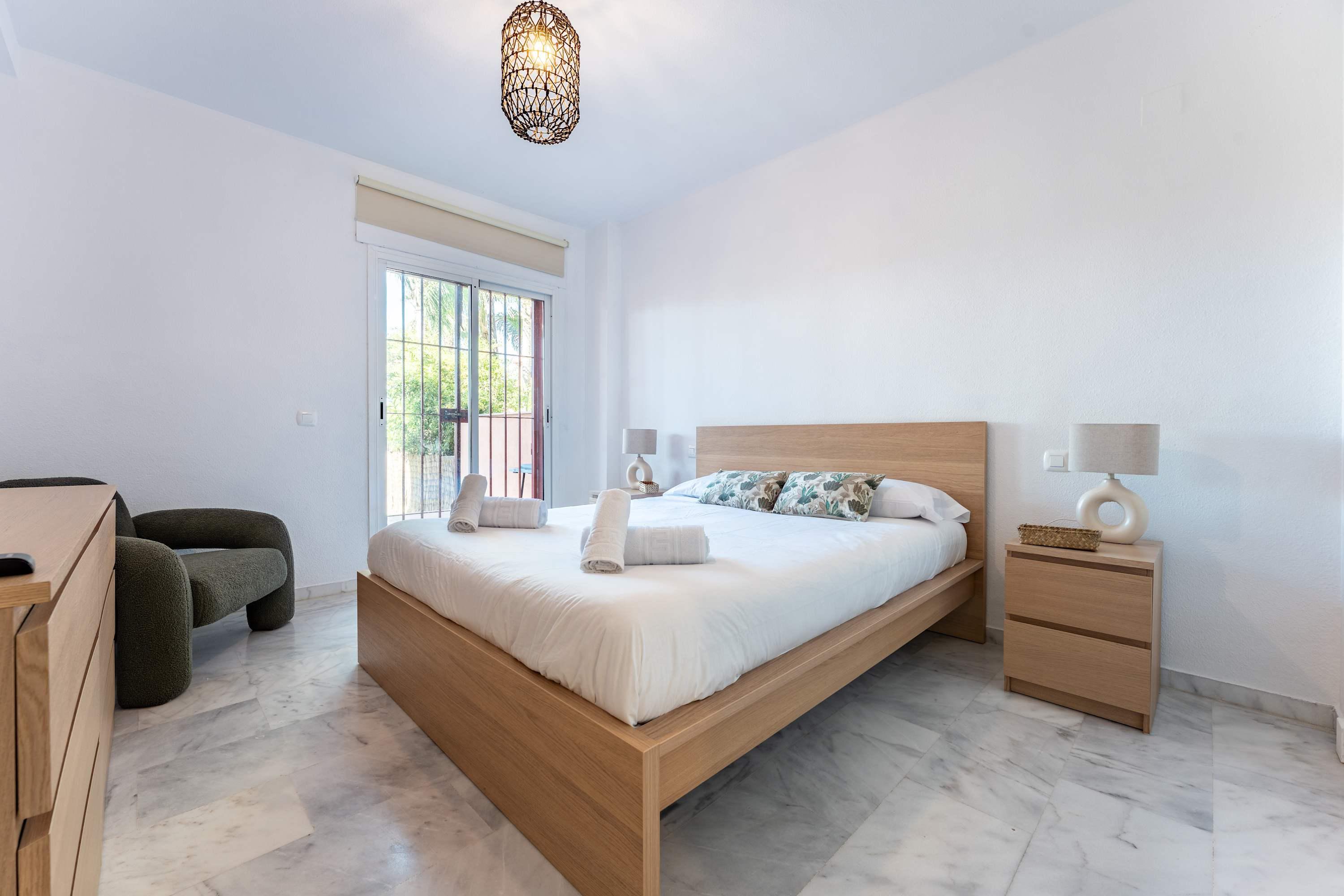 Ground floor flat with direct access to the pool!