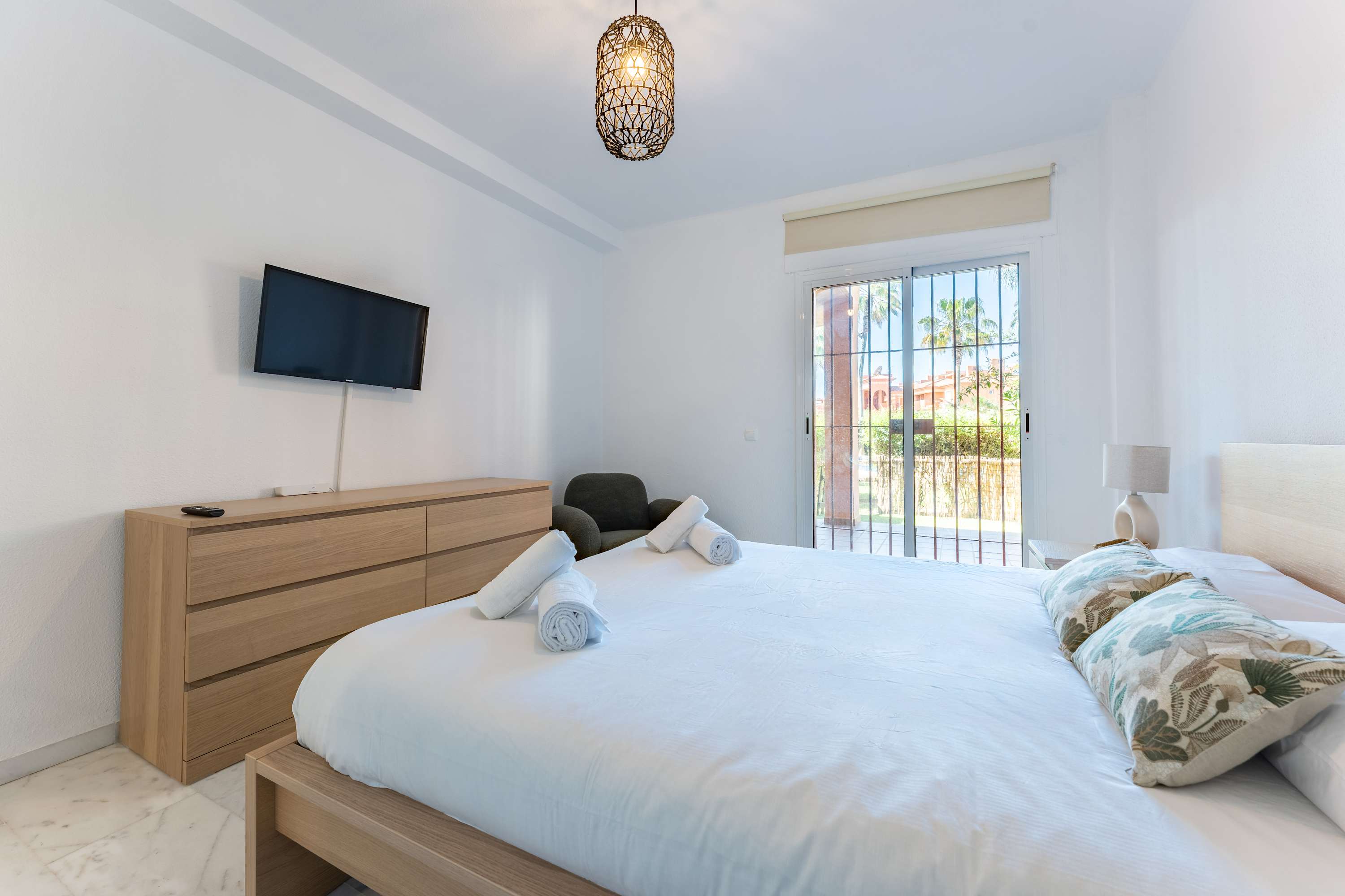 Ground floor flat with direct access to the pool!