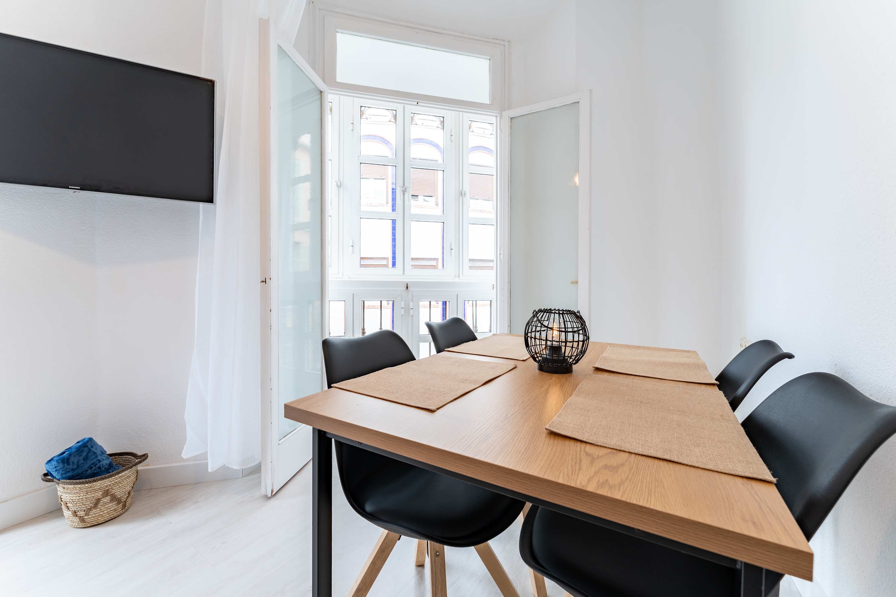 Cozy apartment in the city center (option parking)