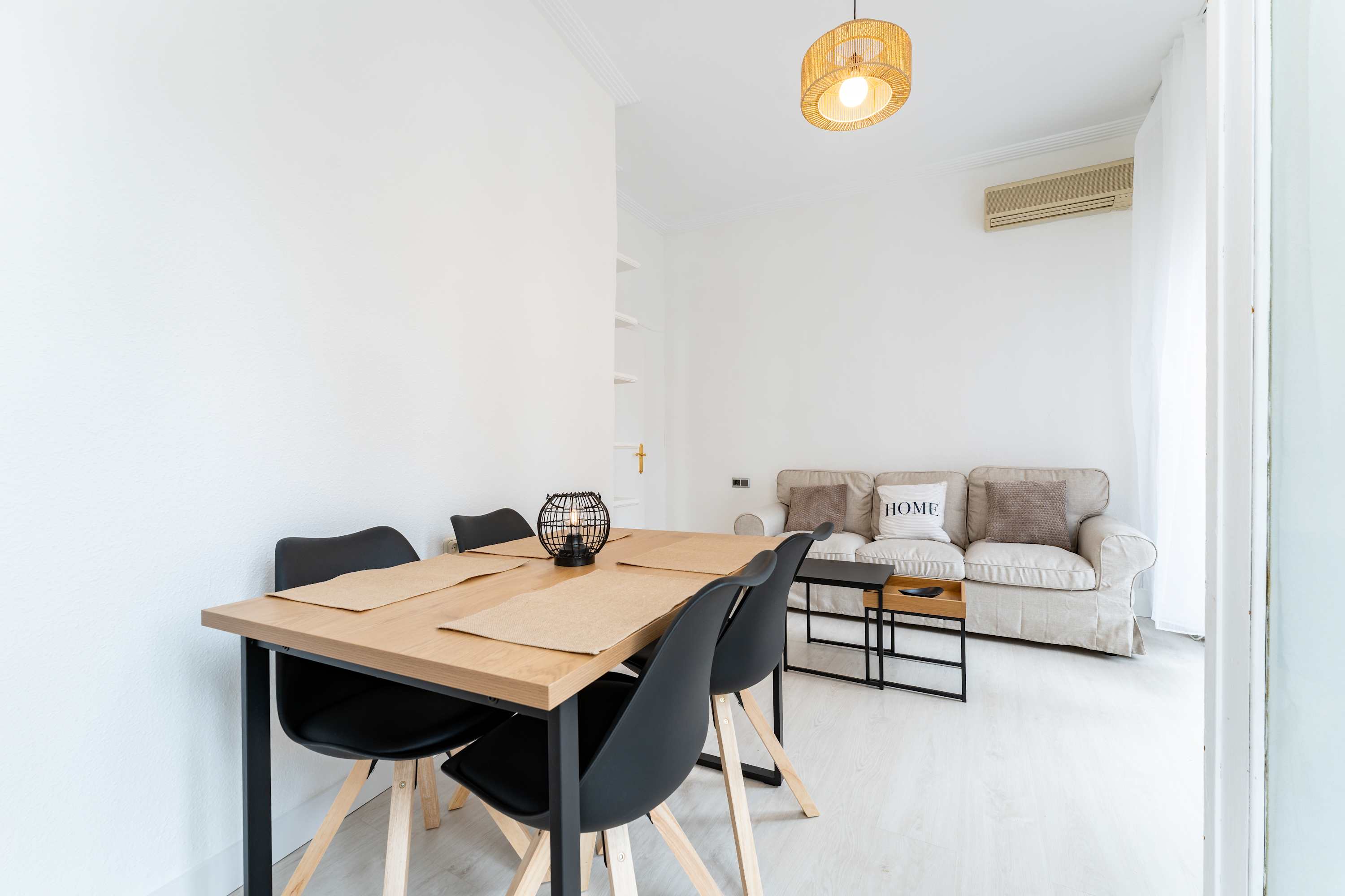 Cozy apartment in the city center (option parking)