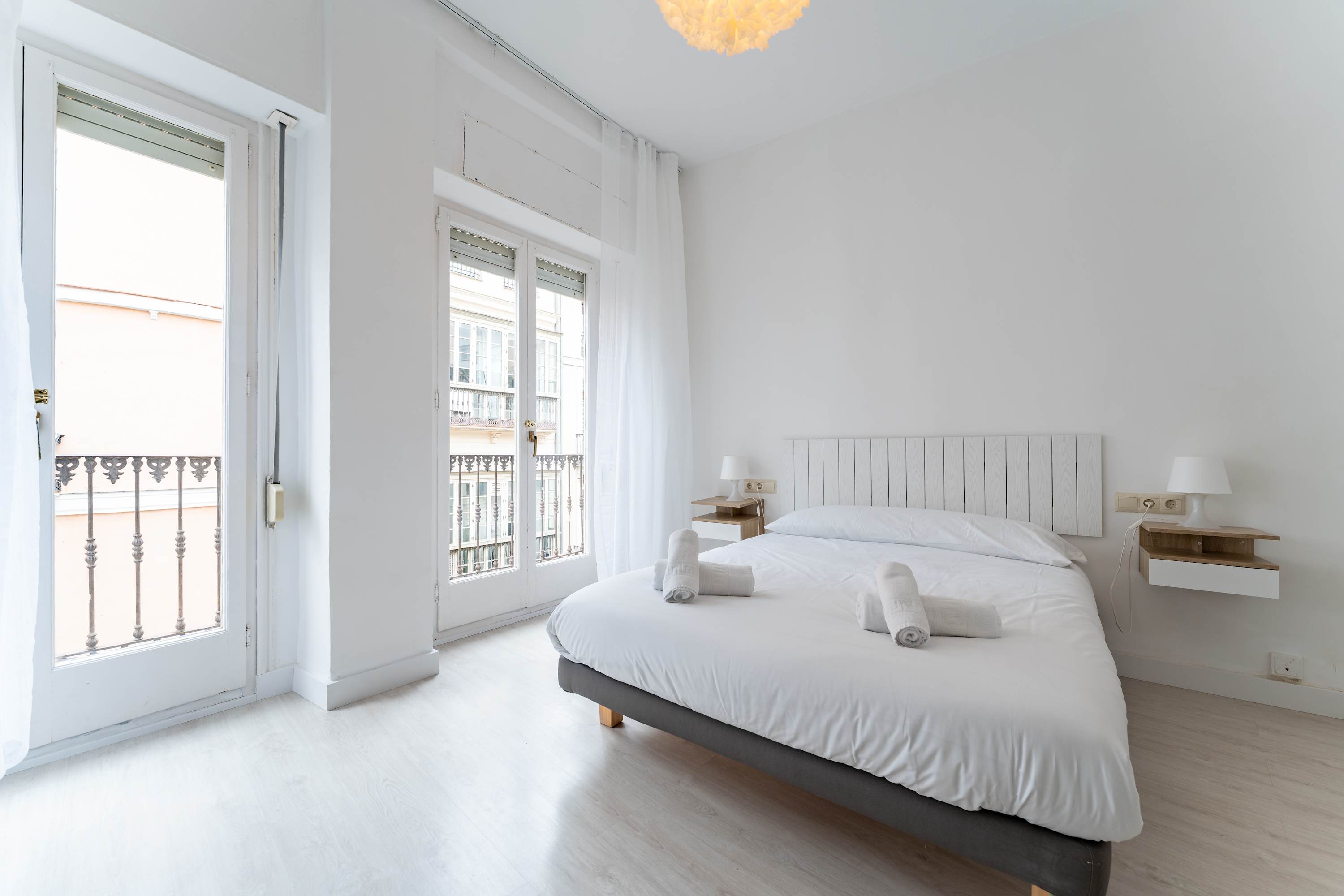 Cozy apartment in the city center (option parking)