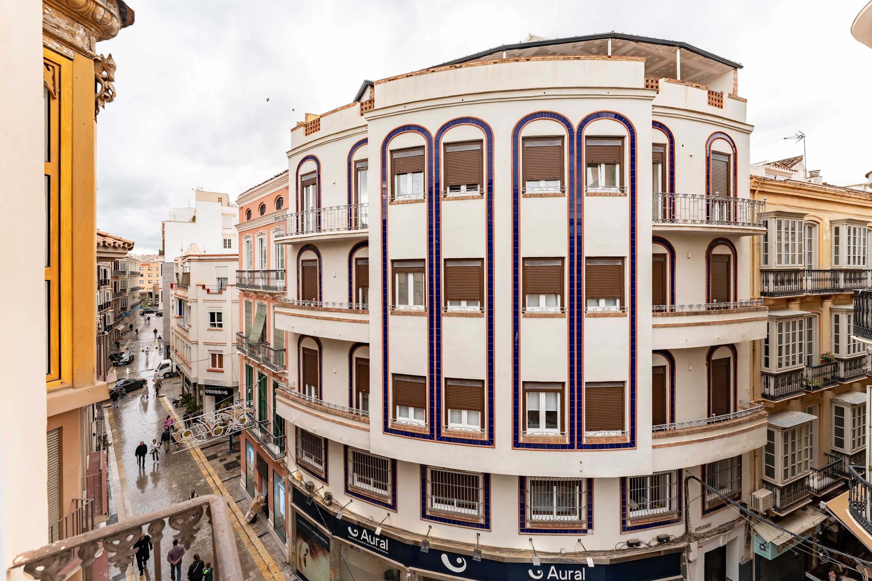 Cozy apartment in the city center (option parking)