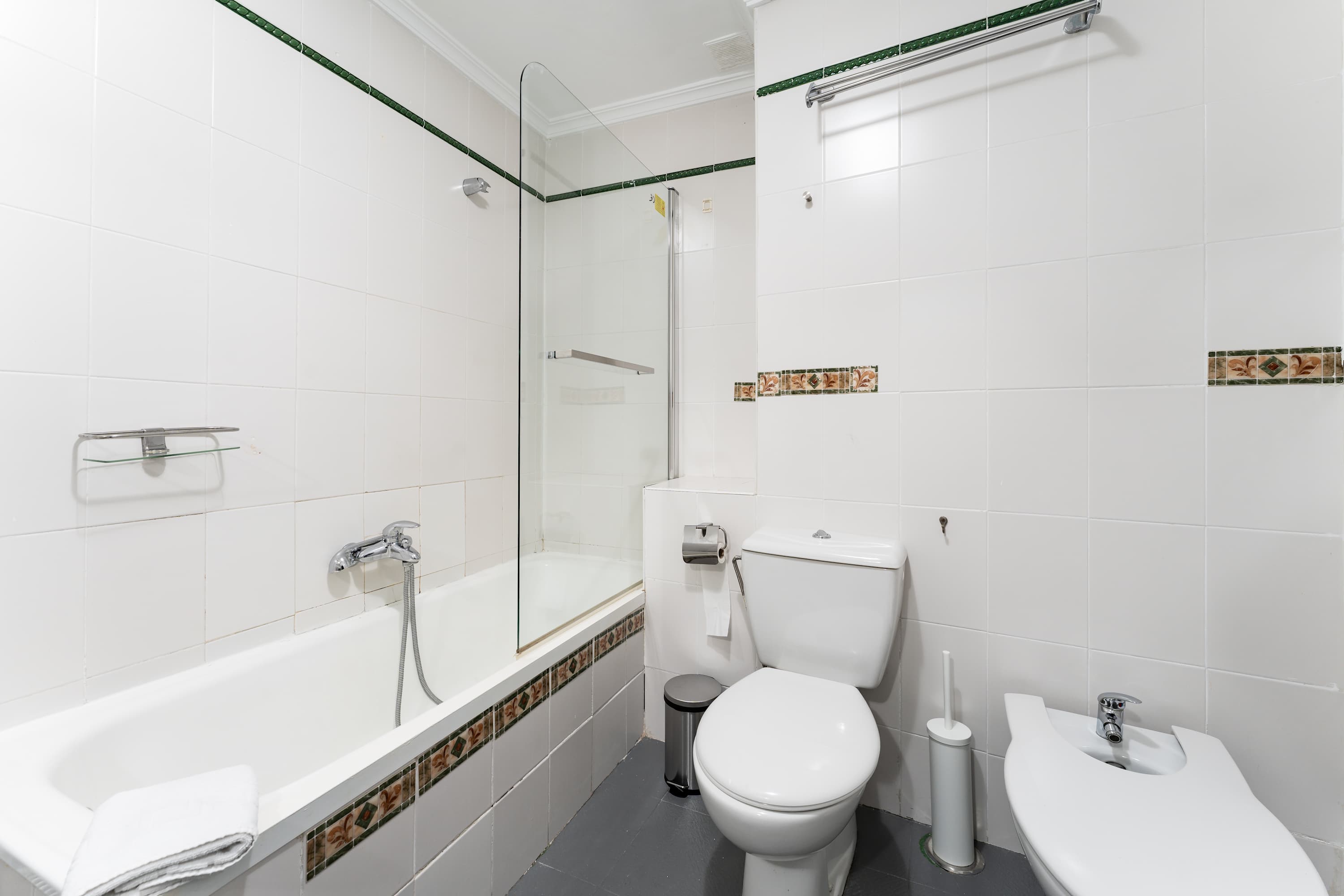 Cozy apartment in the city center (option parking)