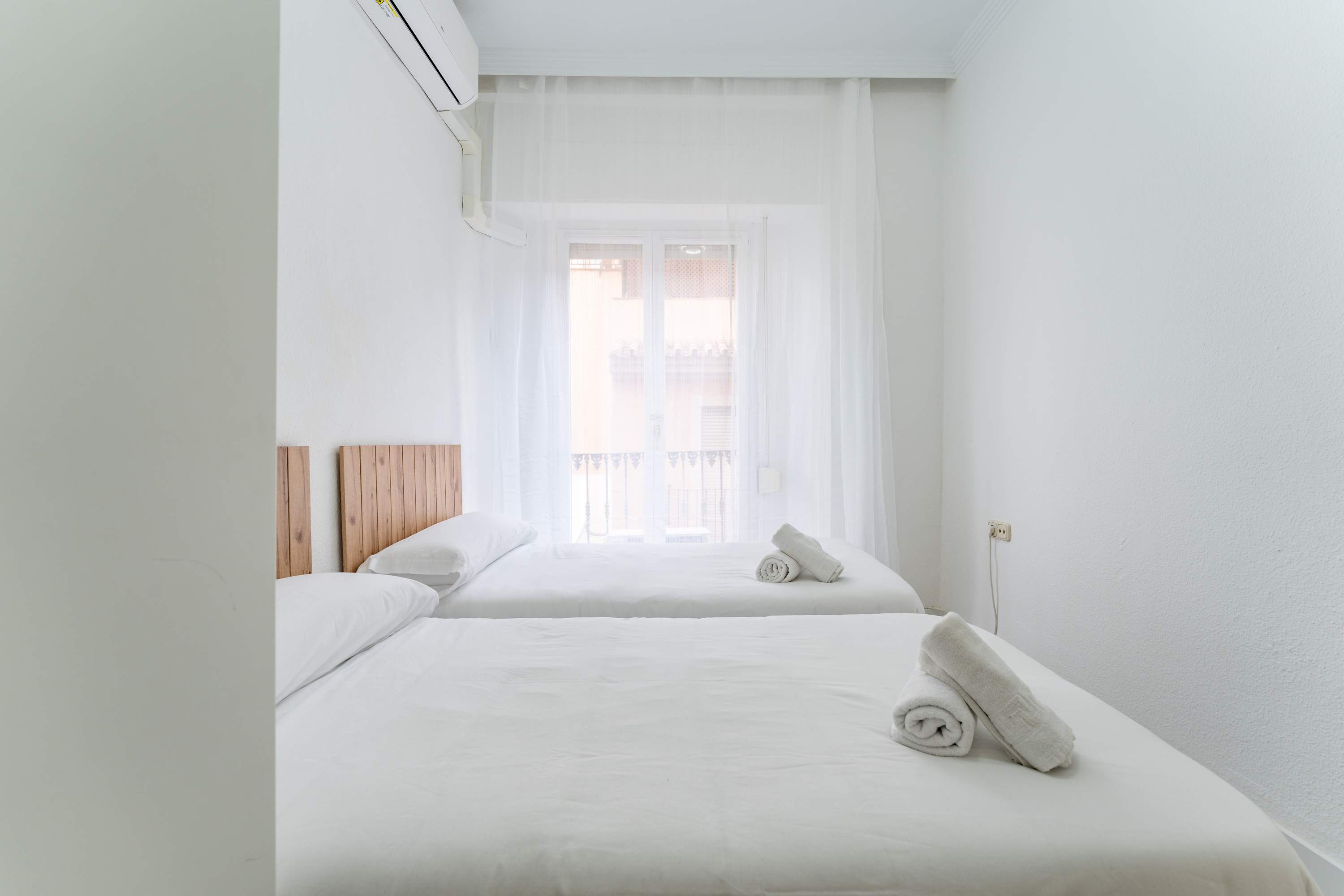 Cozy apartment in the city center (option parking)