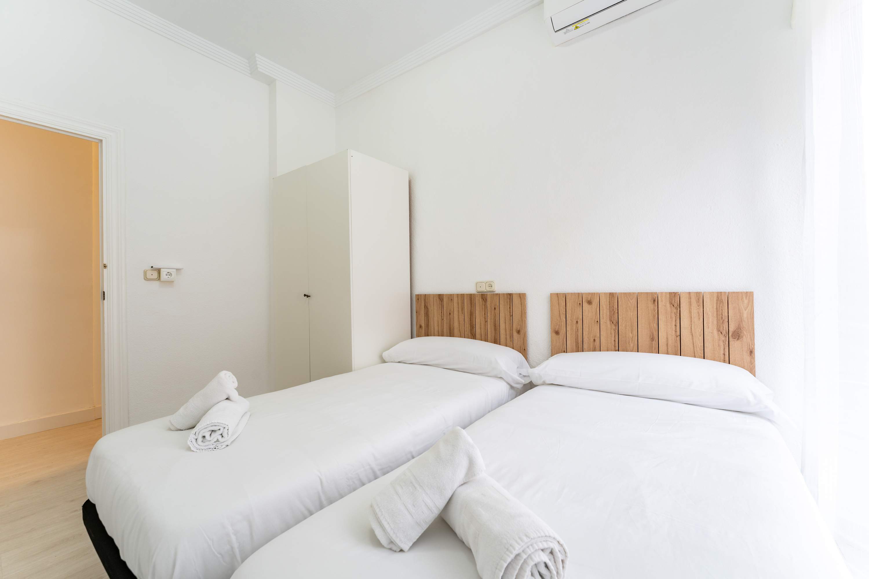 Cozy apartment in the city center (option parking)