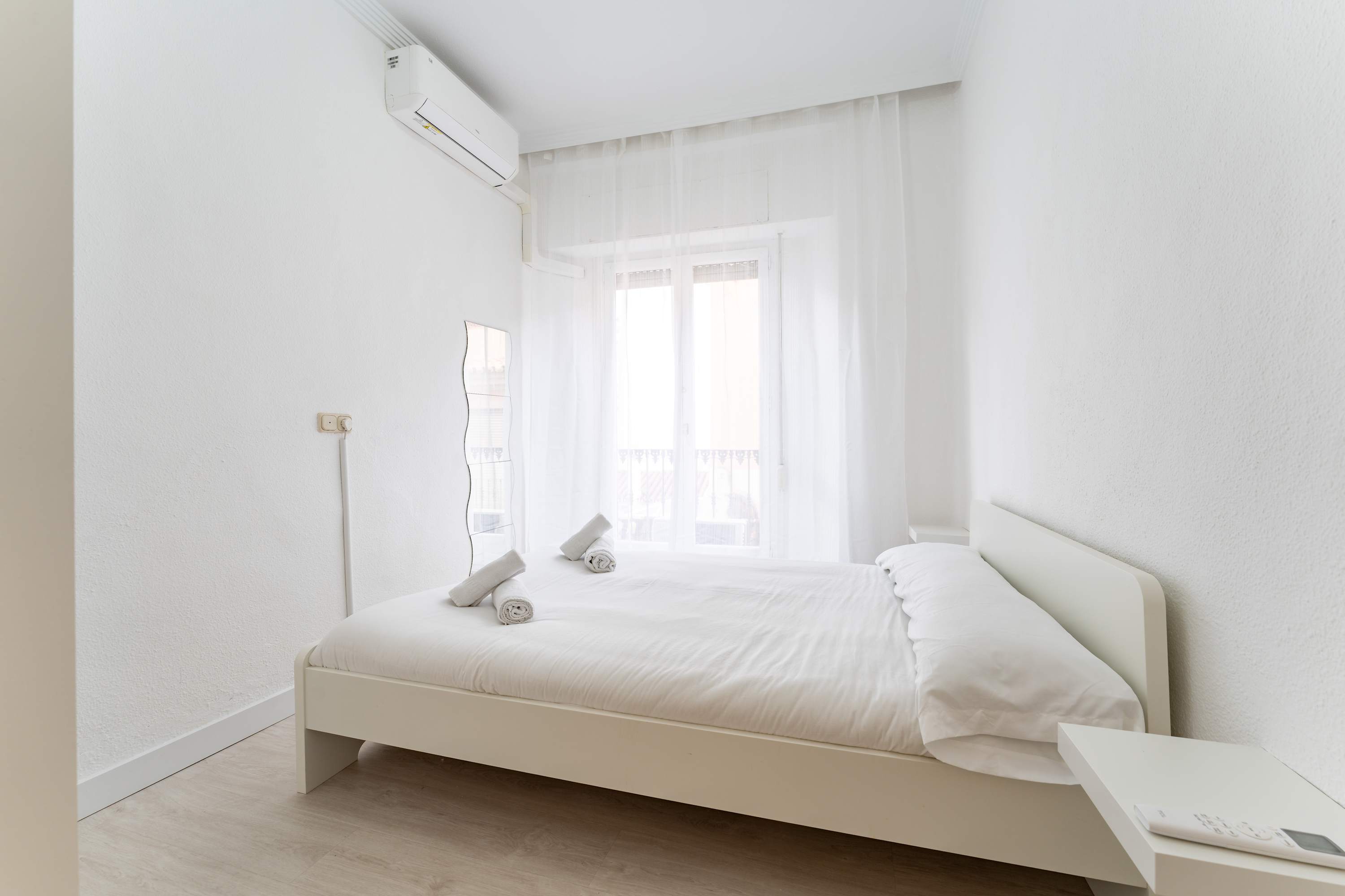 Cozy apartment in the city center (option parking)