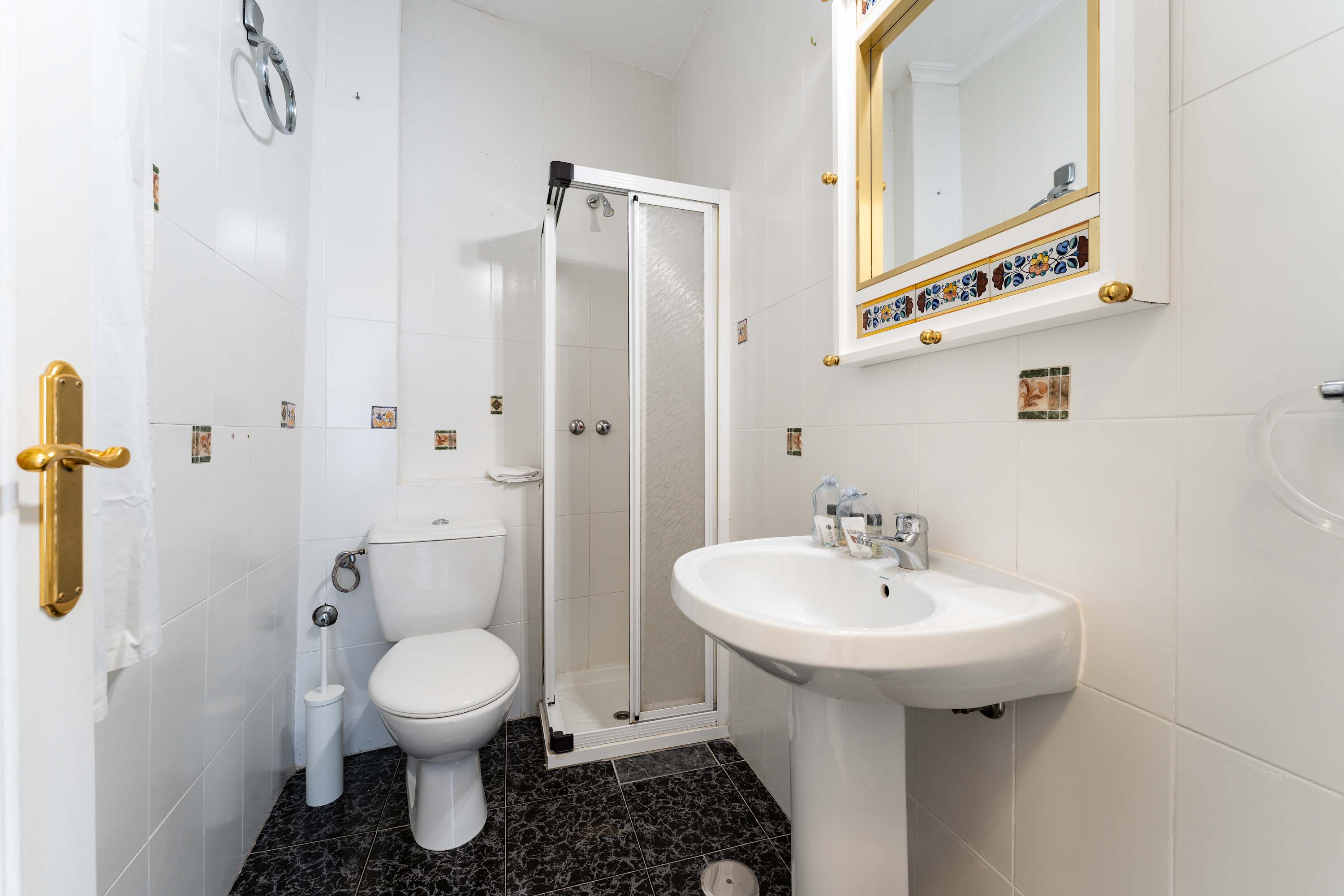 Cozy apartment in the city center (option parking)