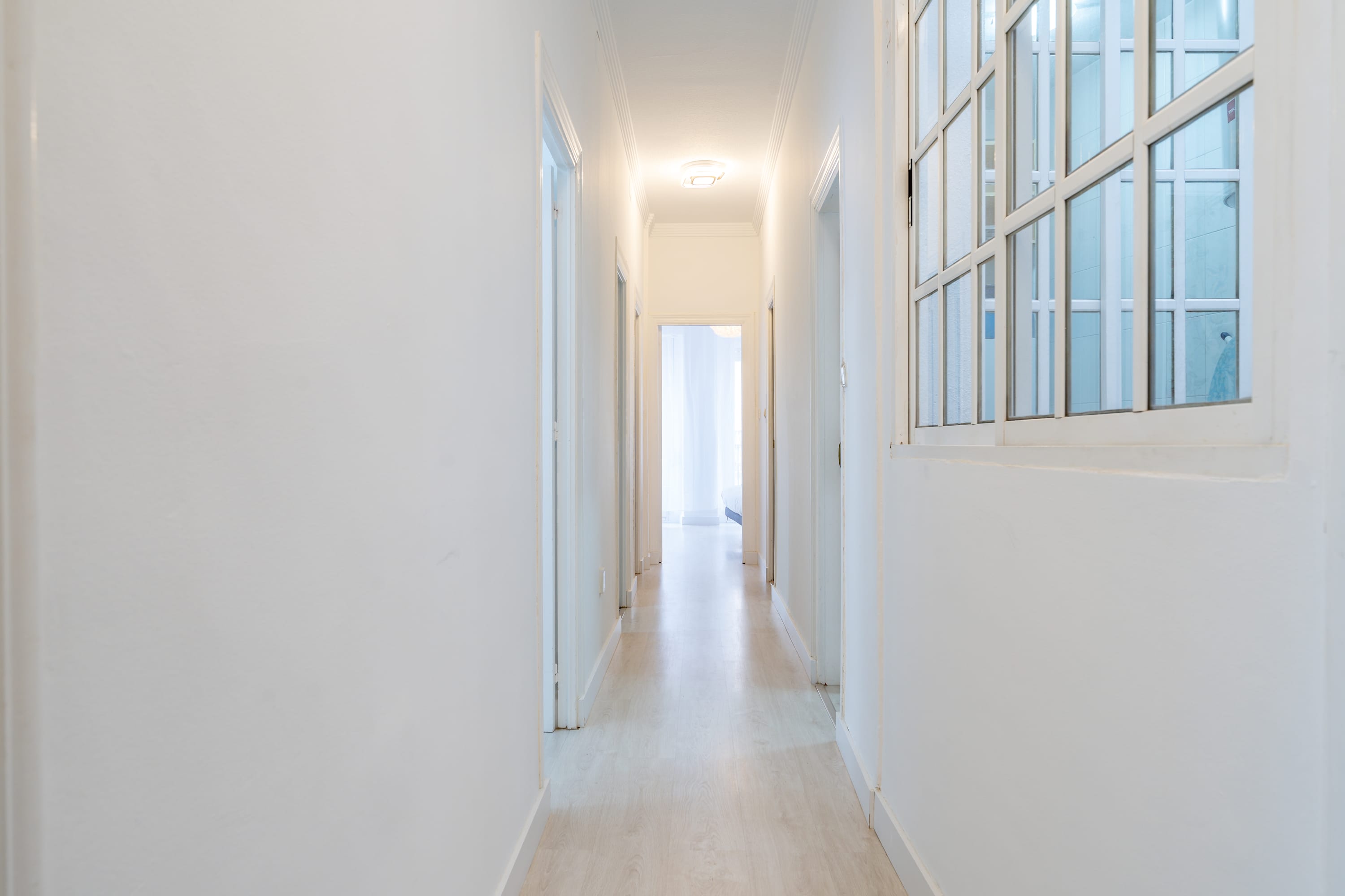 Cozy apartment in the city center (option parking)