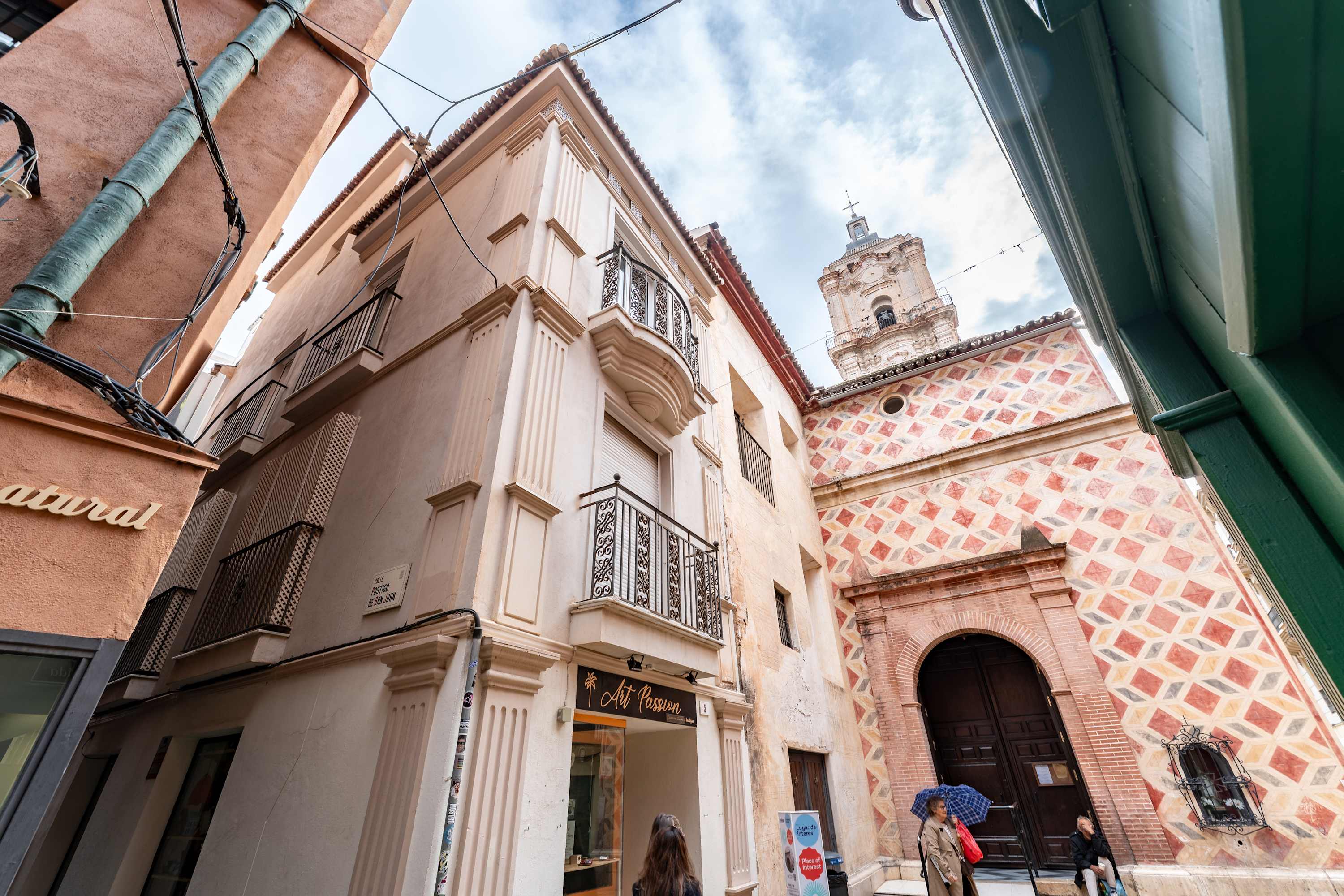 Cozy apartment in the city center (option parking)