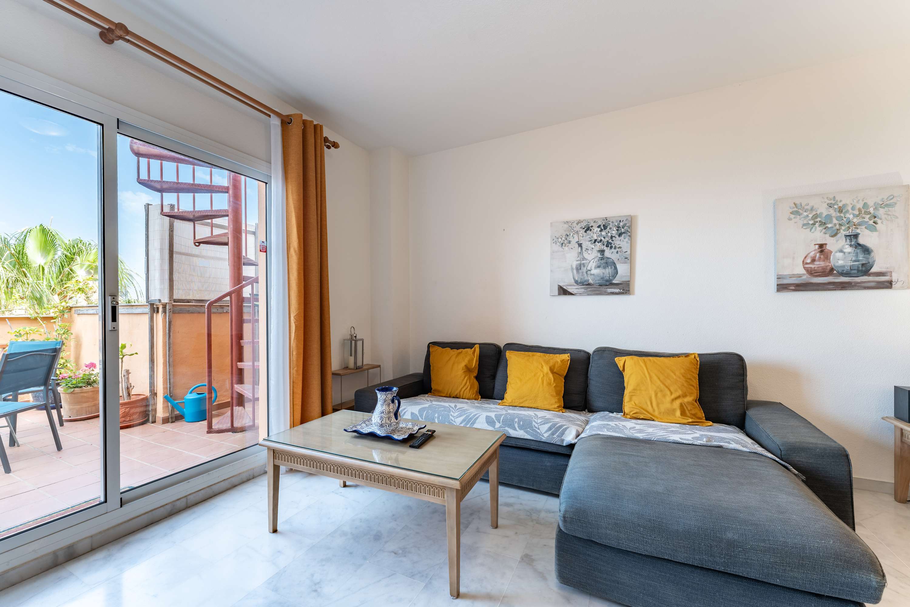 Penthouse with sea views