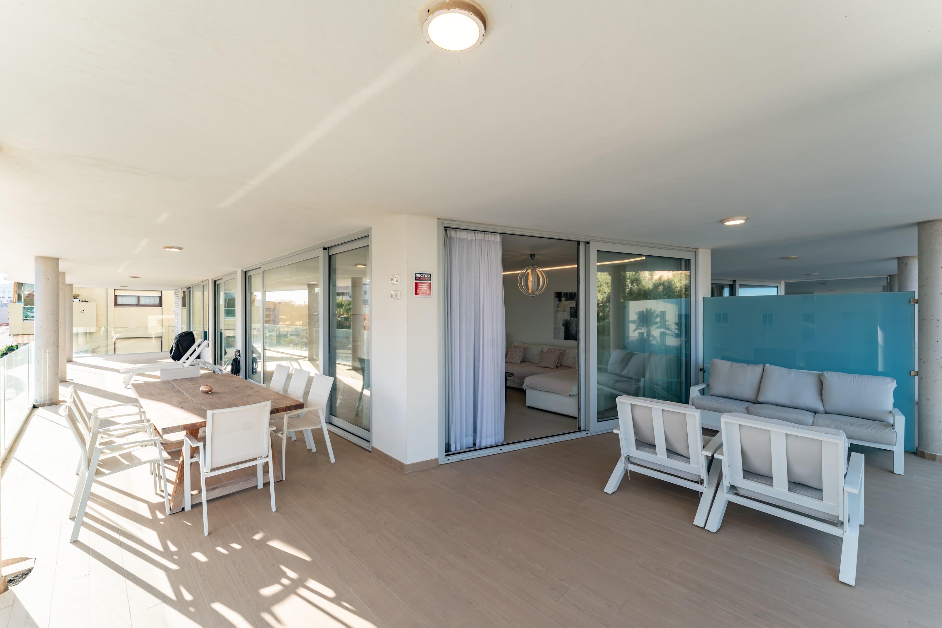 Luxury apartment with seaviews and private parking