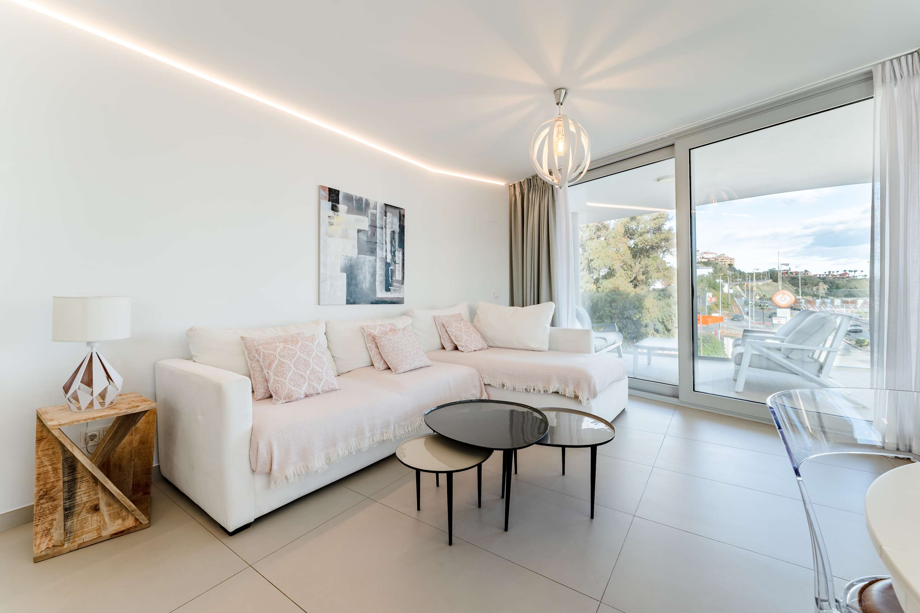 Luxury apartment with seaviews and private parking