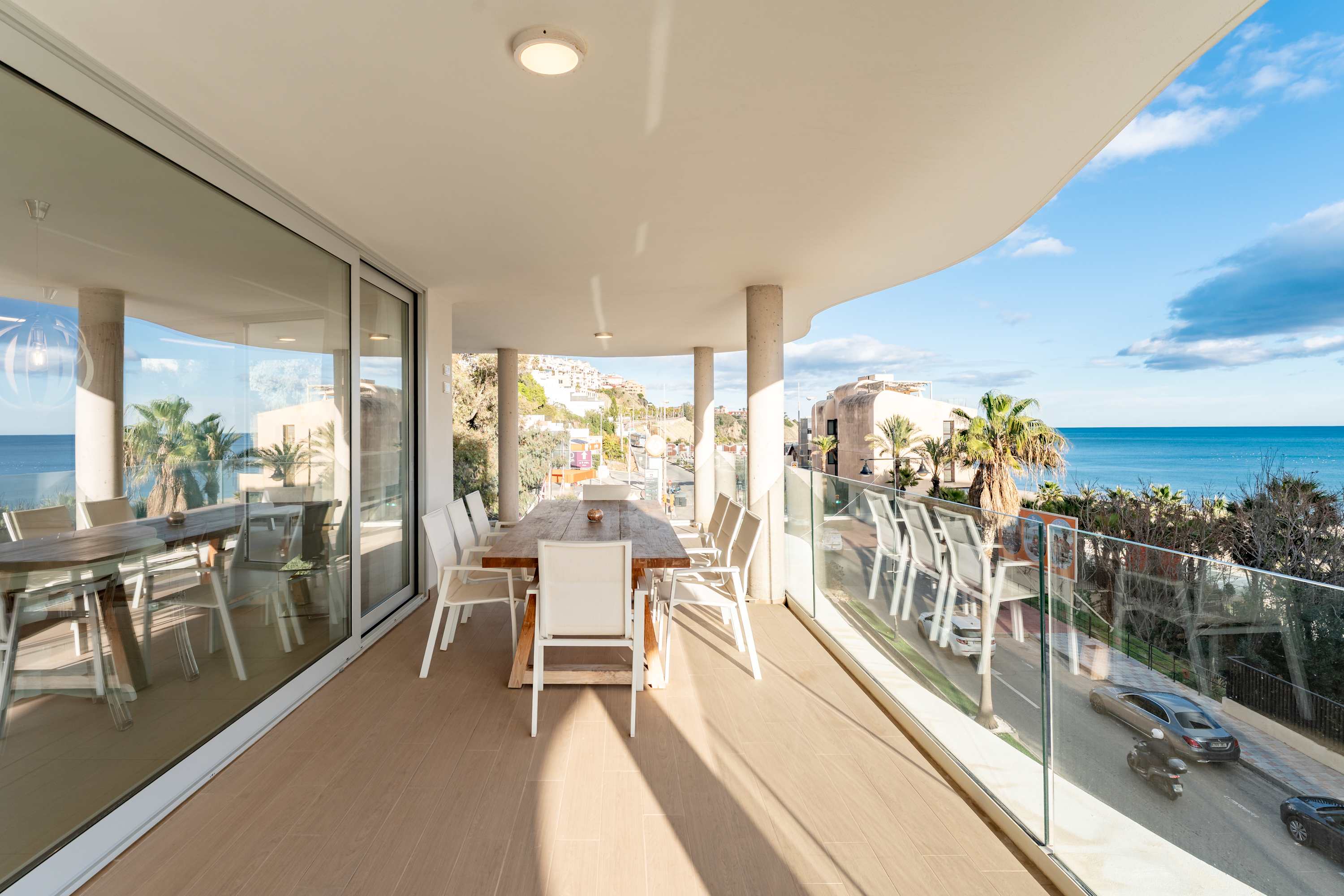 Luxury apartment with seaviews and private parking