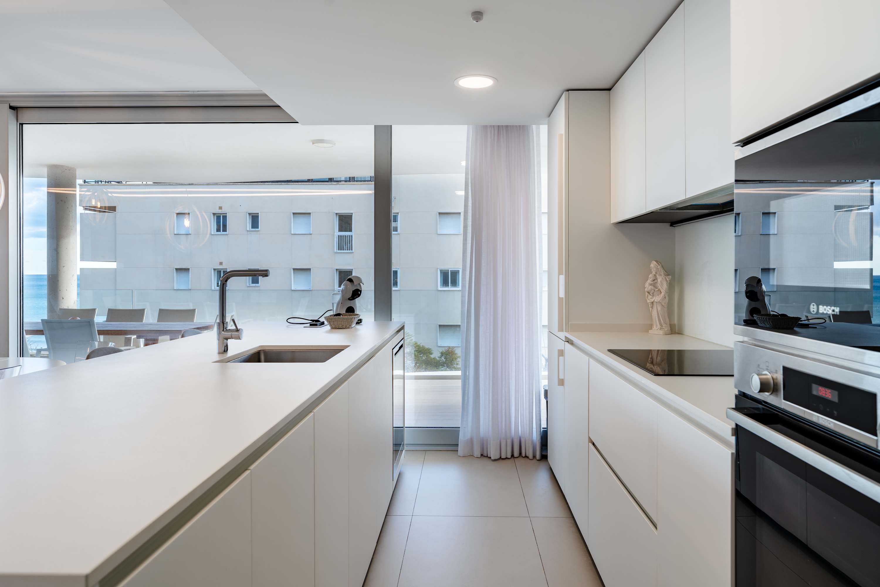 Luxury apartment with seaviews and private parking