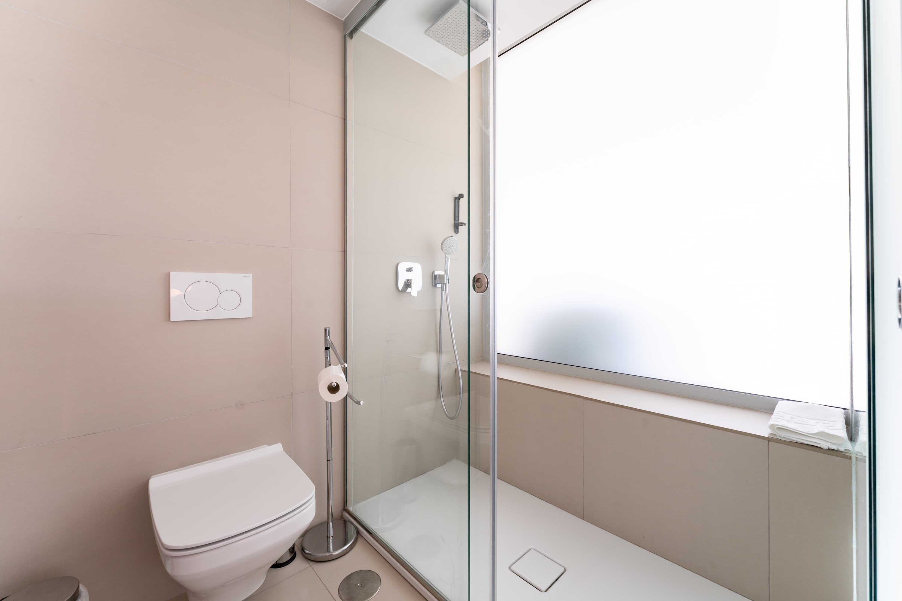 Luxury apartment with seaviews and private parking