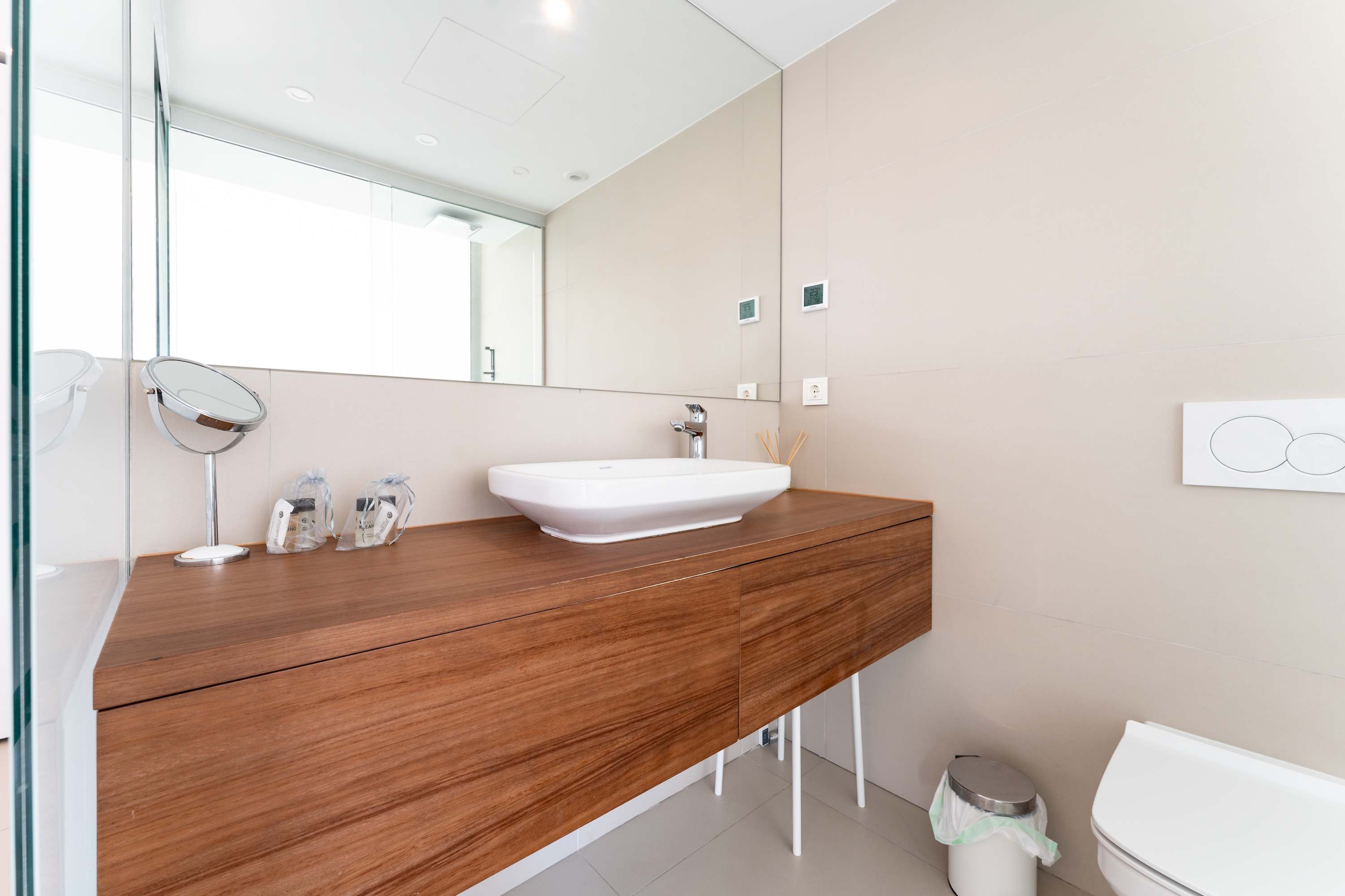 Luxury apartment with seaviews and private parking