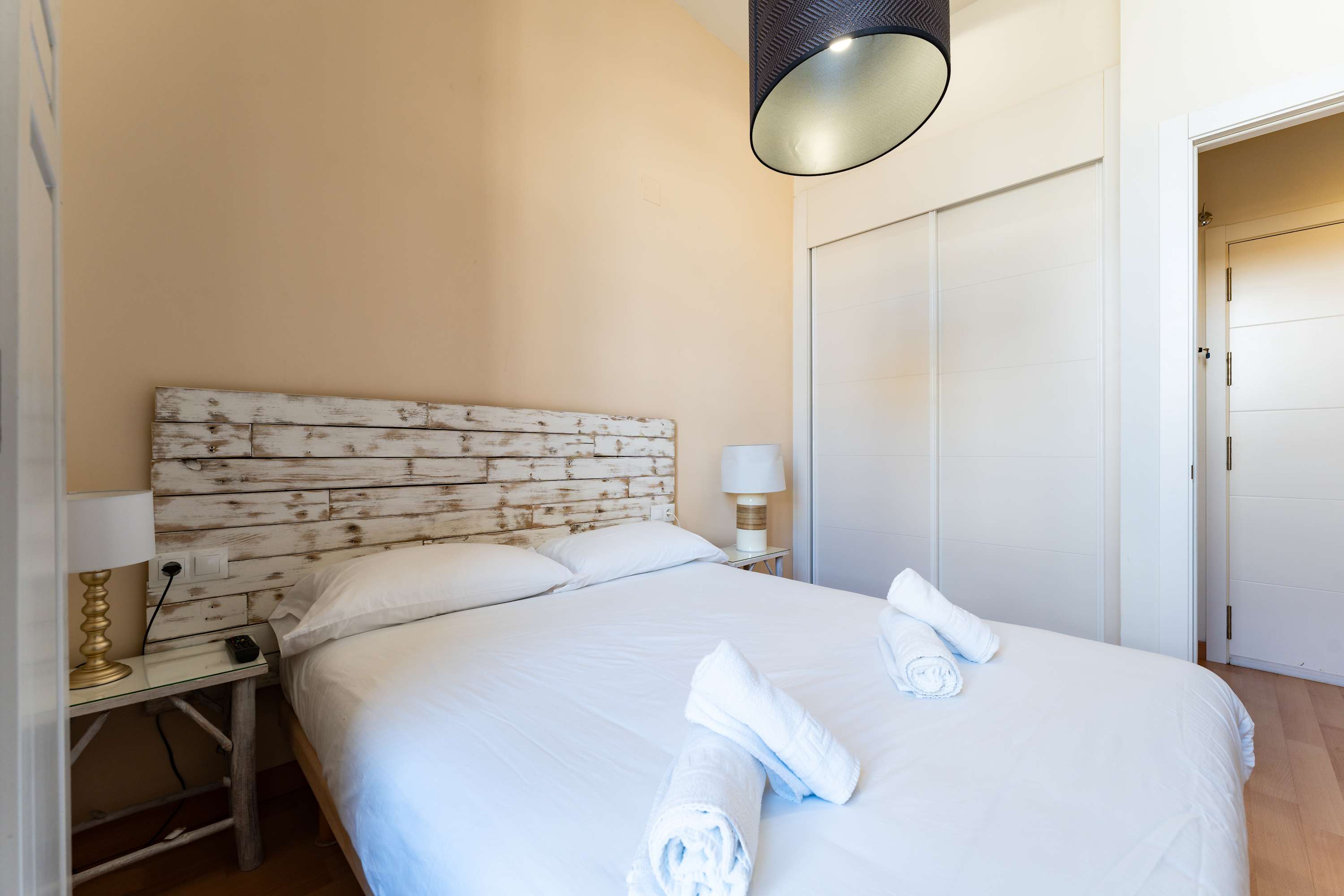 Charming flat in the city center (parking option)