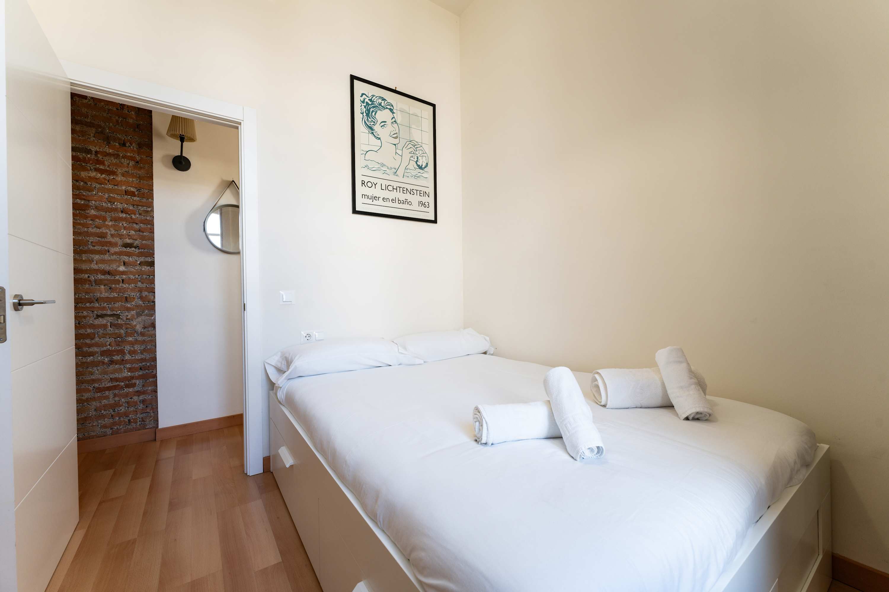 Charming flat in the city center (parking option)