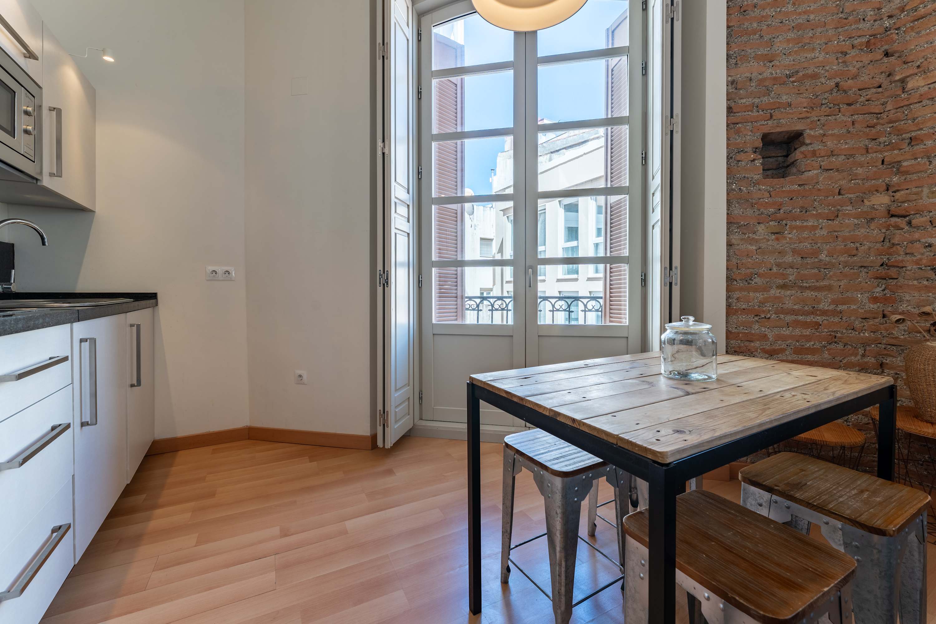 Charming flat in the city center (parking option)